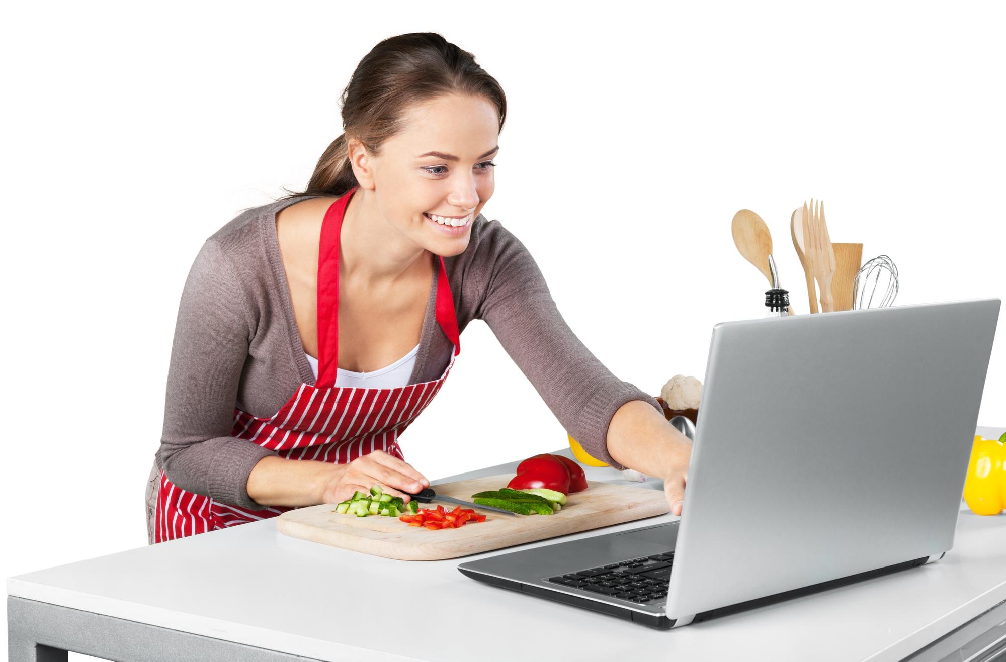 Studente che segue la lezione al laptop